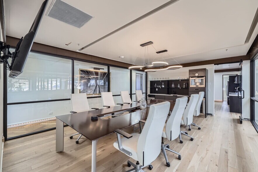 More Photos Of 5932-5934 McIntyre St, Golden Light Manufacturing For Sale