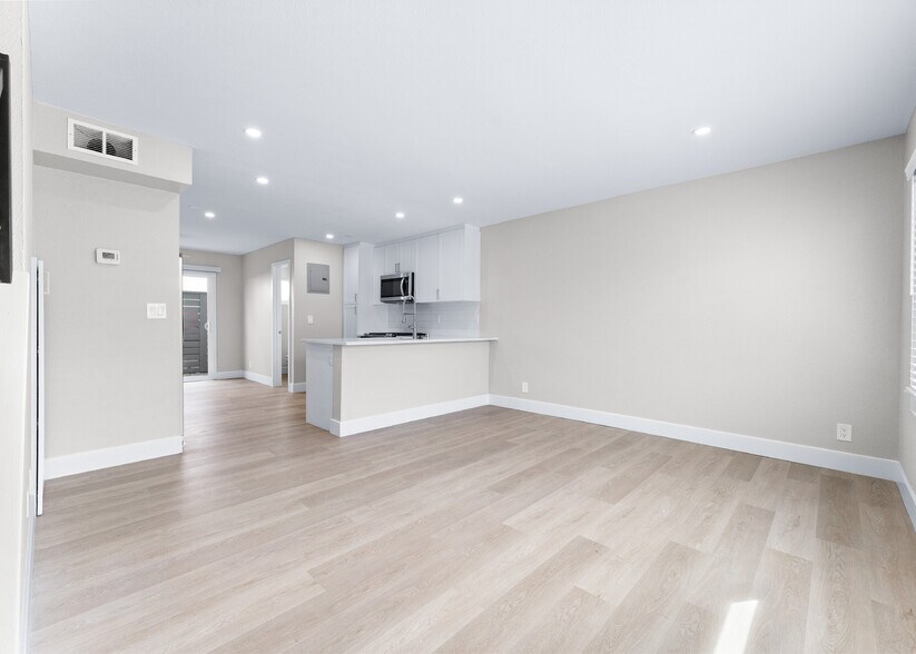 More Photos Of 1024 Mission Dr, Costa Mesa Apartments For Sale