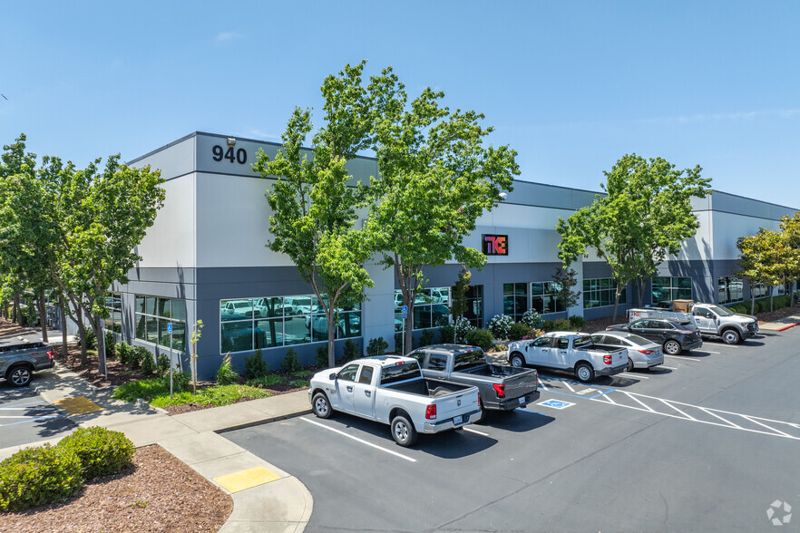 Primary Photo Of 940 Riverside Pky, West Sacramento Warehouse For Lease