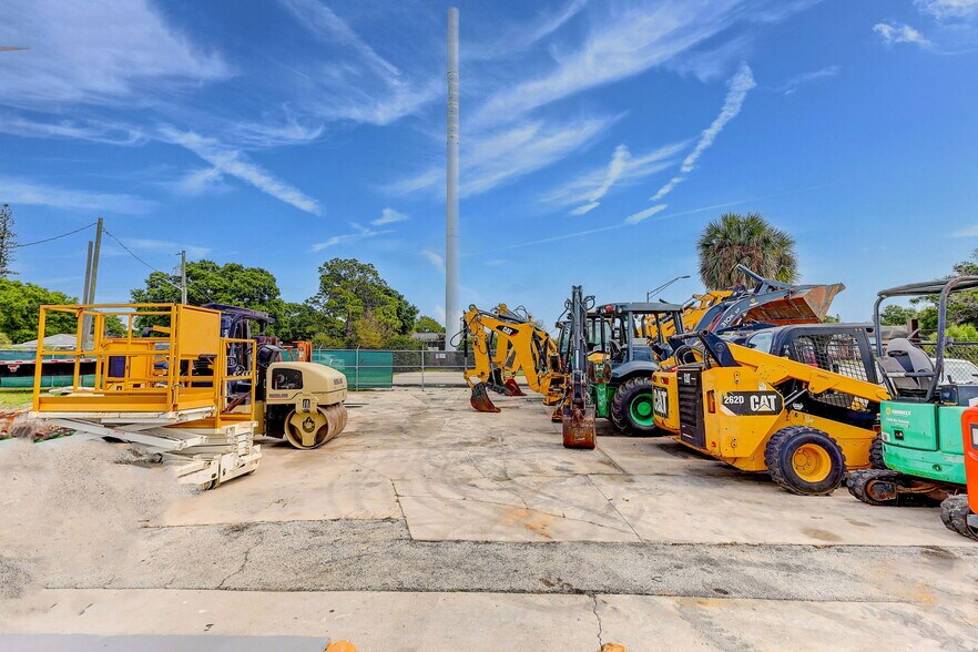 More Photos Of 2108 Orange Ave, Fort Pierce Freestanding For Sale