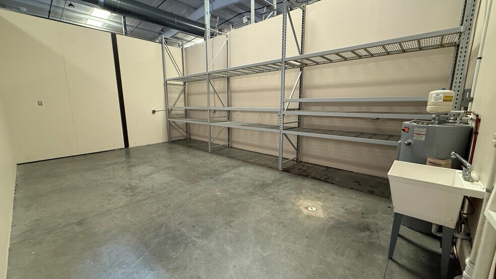 More Photos Of 122 Backstretch Ln, Mooresville Light Distribution For Lease