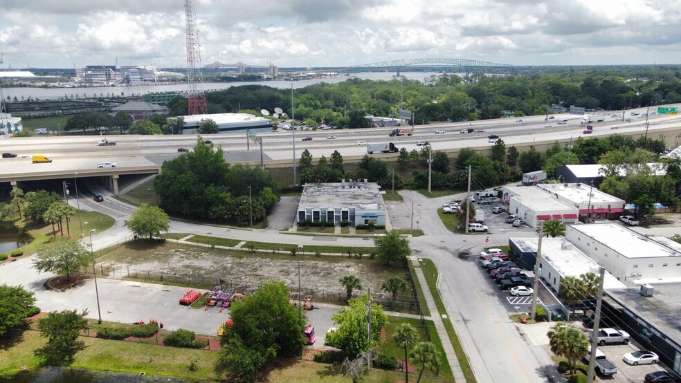 More Photos Of 1445 Montana Ave, Jacksonville Light Distribution For Sale