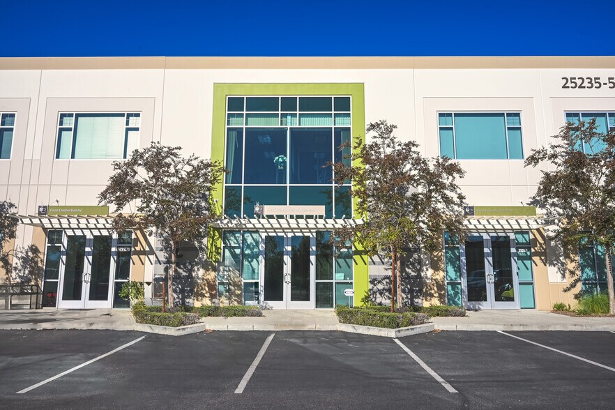 More Photos Of 25235-25251 Avenue Tibbitts, Valencia Manufacturing For Sale