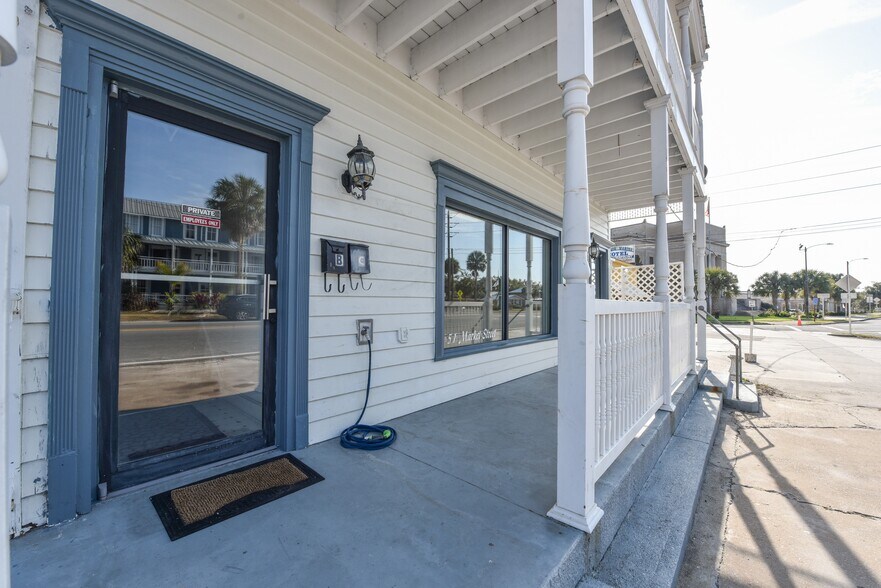 More Photos Of 51 Market St, Apalachicola Storefront Retail Residential For Lease