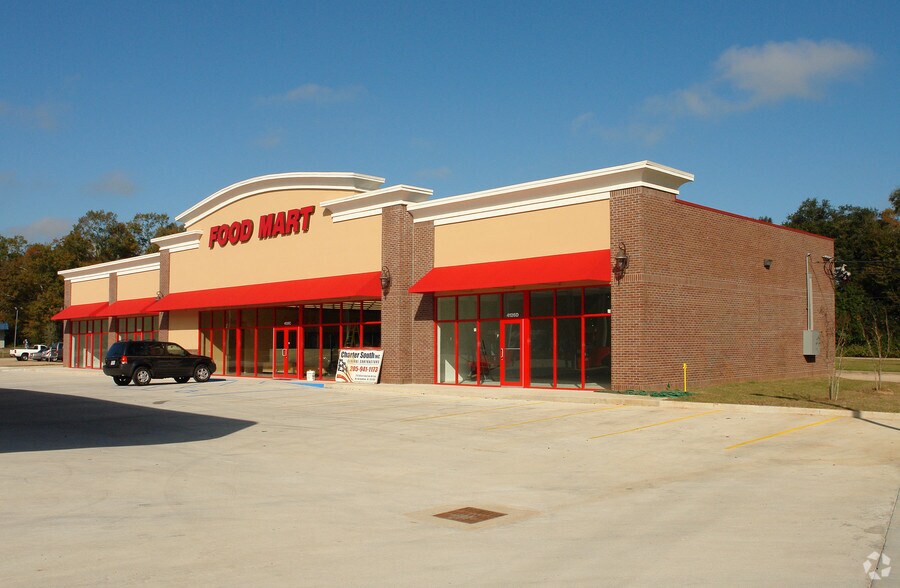 More Photos Of 4126 Moffett Rd, Mobile Service Station For Lease