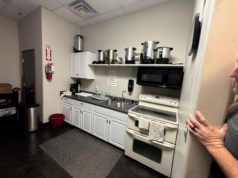 More Photos Of 2938 North Ave, Grand Junction Office For Lease