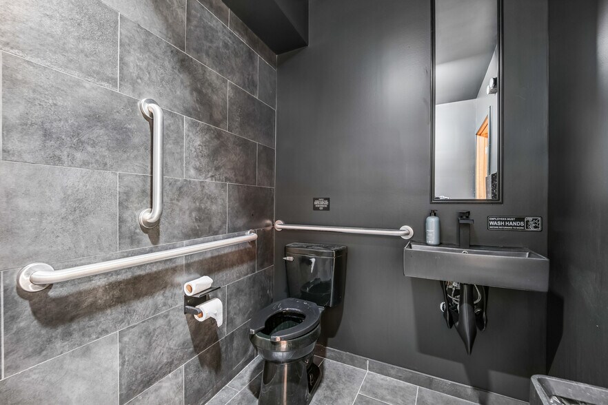 More Photos Of 140 Paris Ave, Northvale Office For Sale