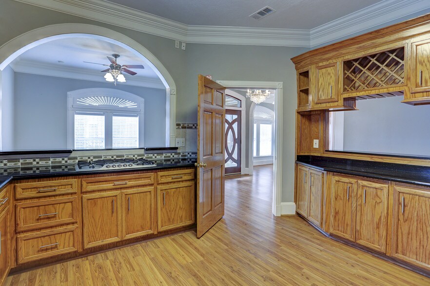 More Photos Of 2709 Blodgett St, Houston Medical For Sale