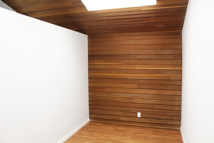 More Photos Of 1102-1108 Poplar Pl, Rogers Medical For Lease