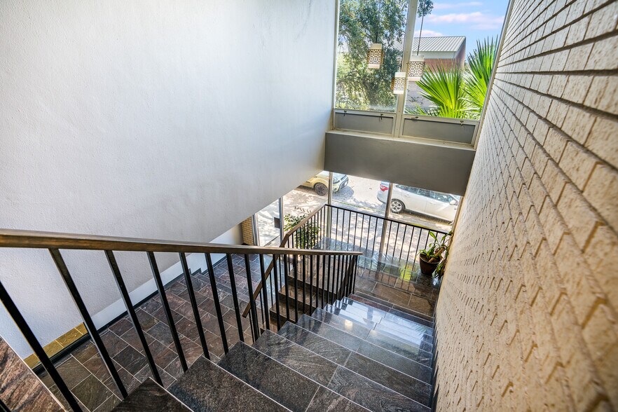 More Photos Of 622 Kempner, Galveston Loft Creative Space For Lease