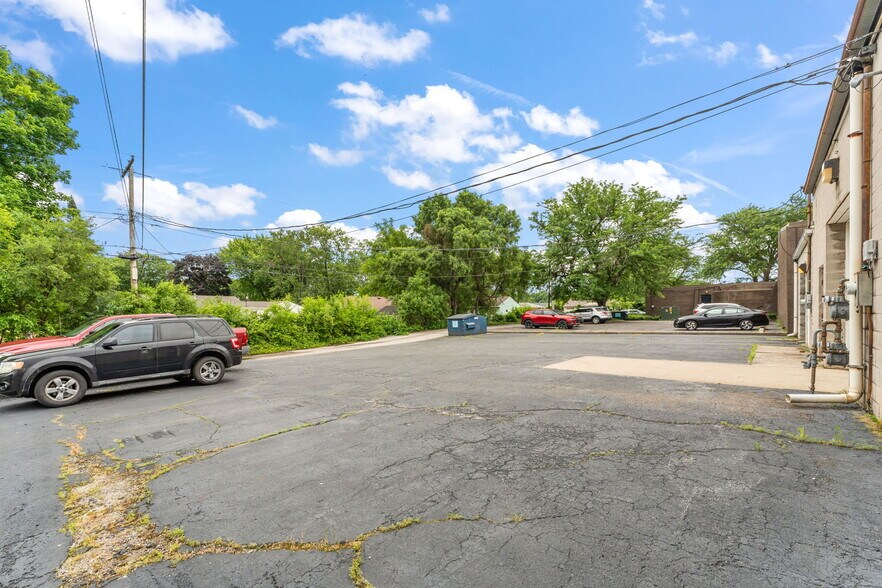 More Photos Of 6675 Broadway, Merrillville Auto Repair For Lease