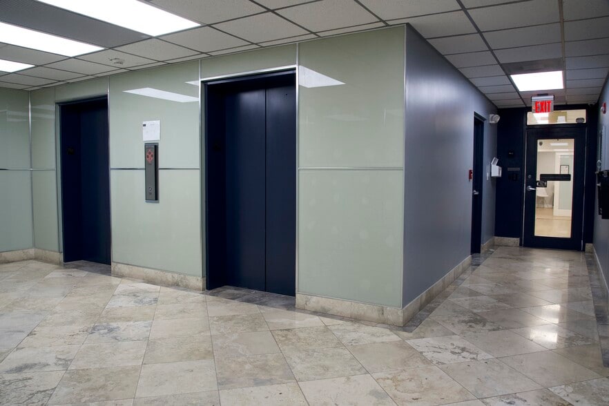 More Photos Of 1250 E Hallandale Beach Blvd, Hallandale Beach Office For Lease