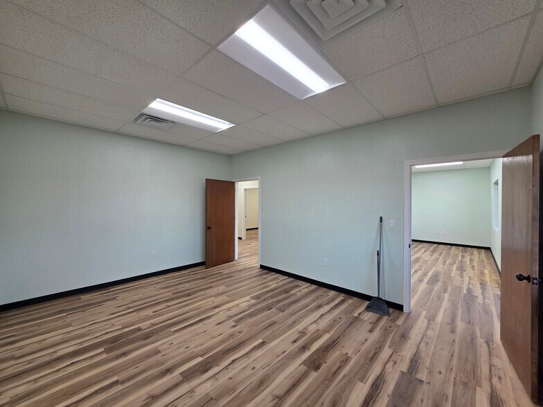 More Photos Of 5300 S Zero St, Fort Smith Storefront Retail Office For Sale