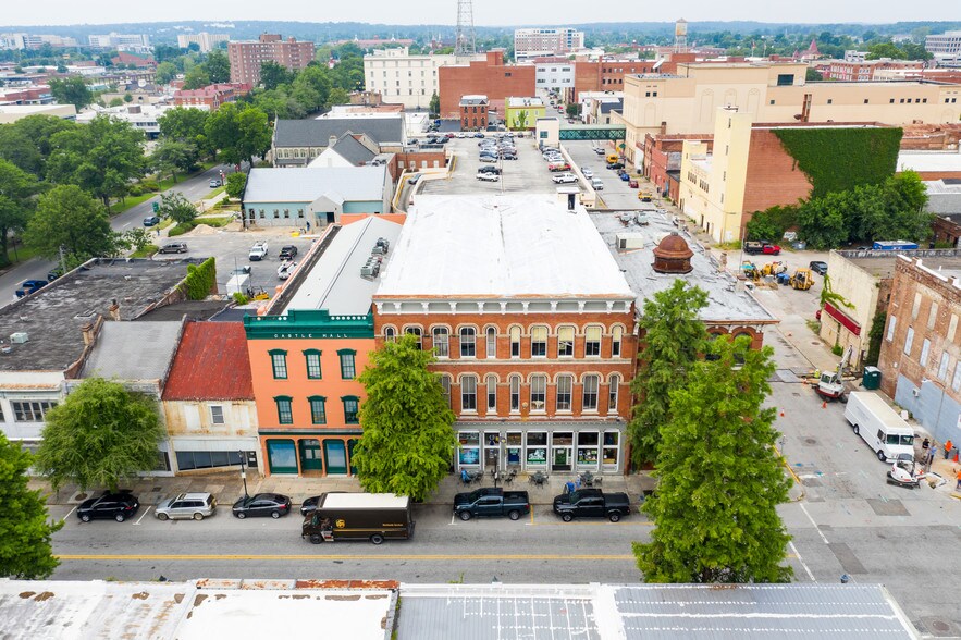 More Photos Of 305 8th St, Augusta Freestanding For Sale