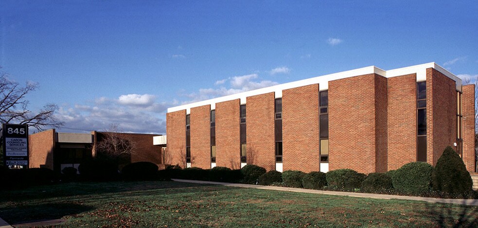 More Photos Of 845 N Park Rd, Wyomissing Office For Lease