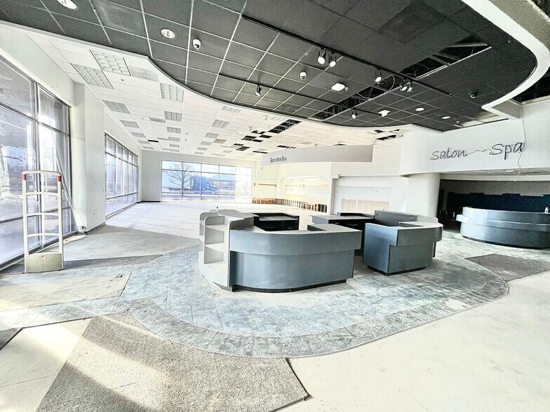 More Photos Of 9626 Rockville Rd, Avon Unknown For Lease