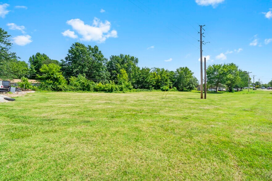 More Photos Of TBD W 4th St, Battlefield Land For Sale