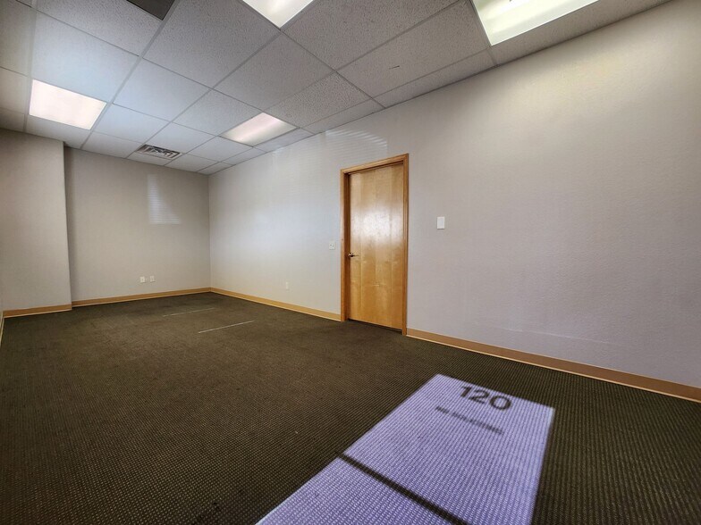 More Photos Of 1625 Tuskegee Pl, Colorado Springs Light Distribution For Lease