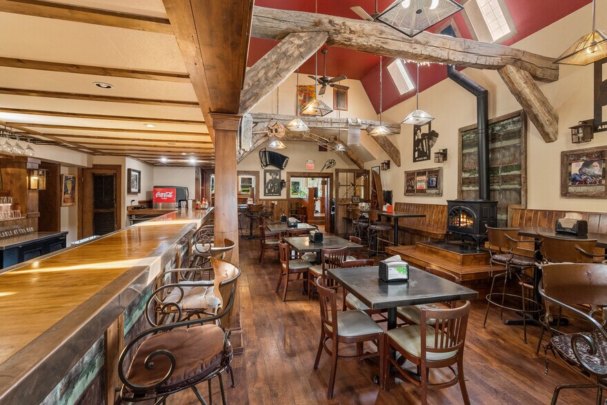 More Photos Of 2711 W College St, Bozeman Restaurant For Sale