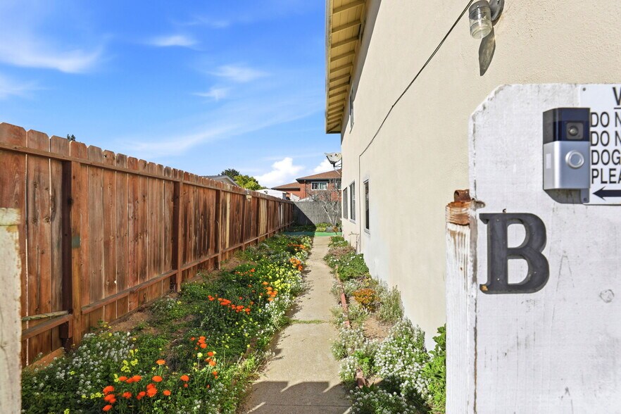 More Photos Of 3047 Zanetta Dr, Marina Apartments For Sale