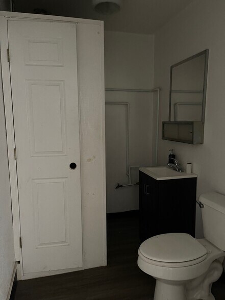 More Photos Of 718 W Spruce St, Deming Storefront Retail Office For Sale