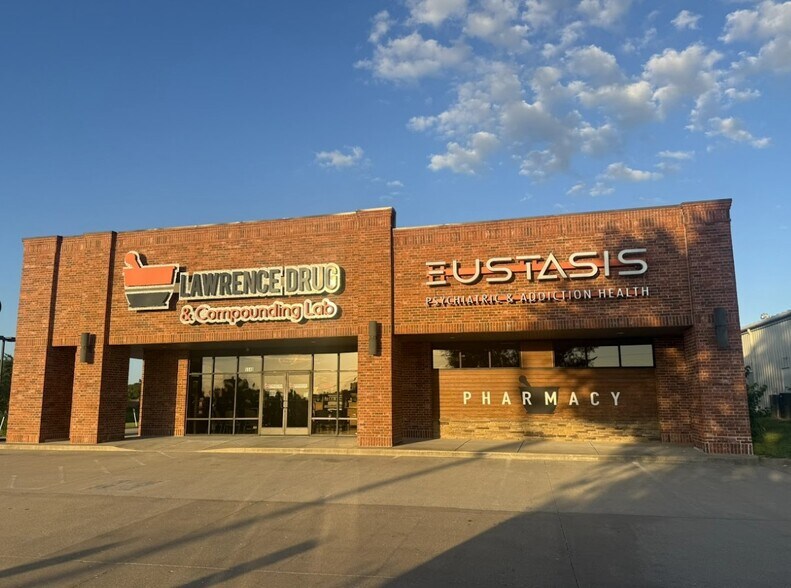 Primary Photo Of 5540-5550 N Farmer Branch Rd, Ozark General Retail For Sale