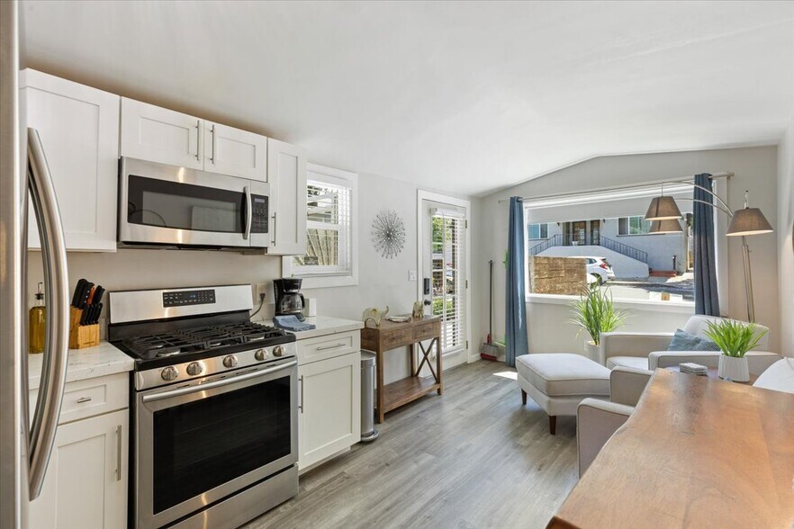 More Photos Of 942 23rd St, San Diego Apartments For Sale
