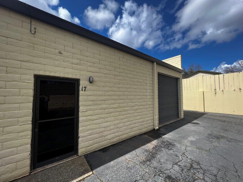 More Photos Of 1666 E Cypress Ave, Redding Office For Lease
