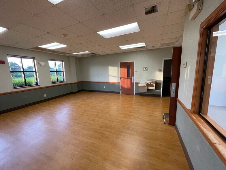 More Photos Of 1308 S 4th St, Hartsville Medical For Lease