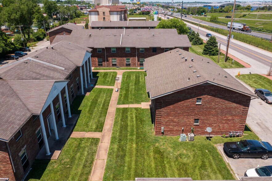 More Photos Of 9921 Sloane Sq, Saint Louis Apartments For Sale