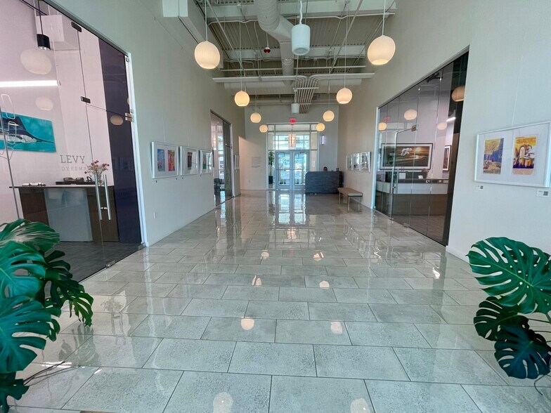 More Photos Of 807 N Upper Broadway St, Corpus Christi Office For Lease