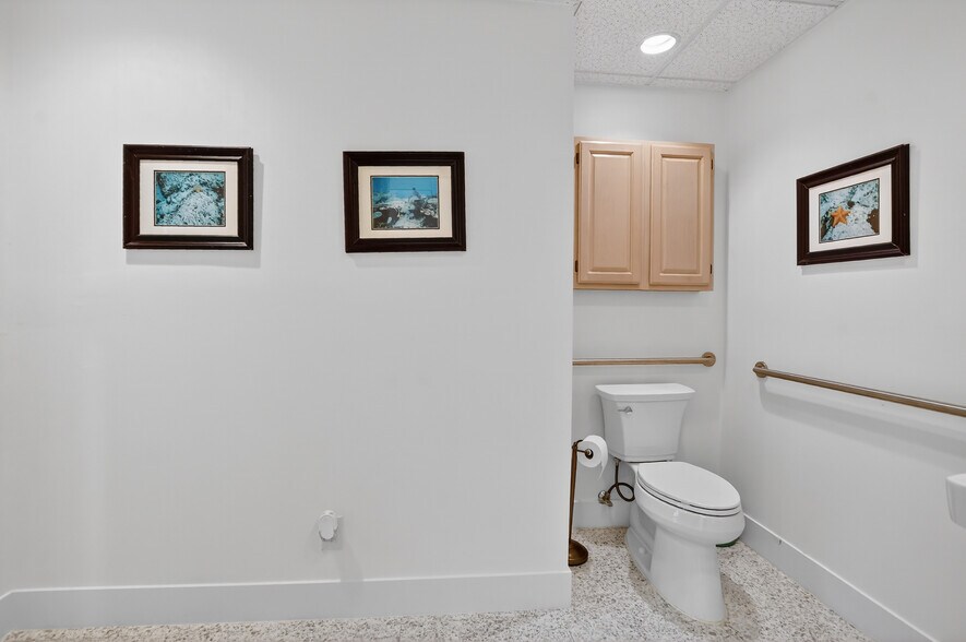 More Photos Of 665 SE 10th St, Deerfield Beach Medical For Sale