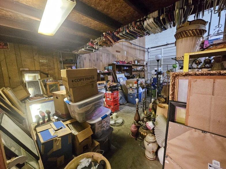 More Photos Of 1420 E Palestine Ave, Palestine Flex For Sale