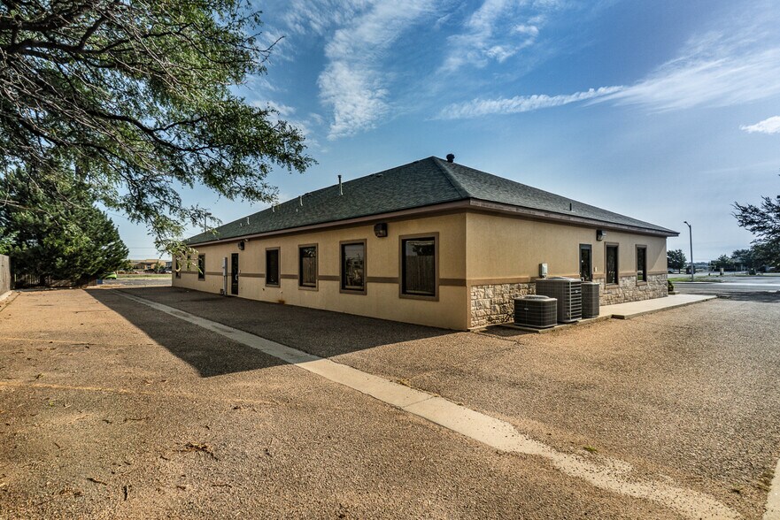 More Photos Of 22 Care Circle, Amarillo Medical For Sale