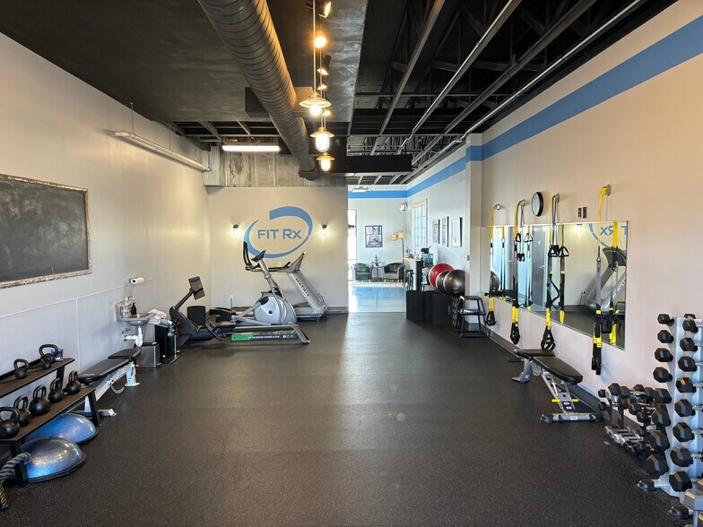 More Photos Of 1001-1007 Canal Shore Dr SW, Le Claire General Retail For Lease