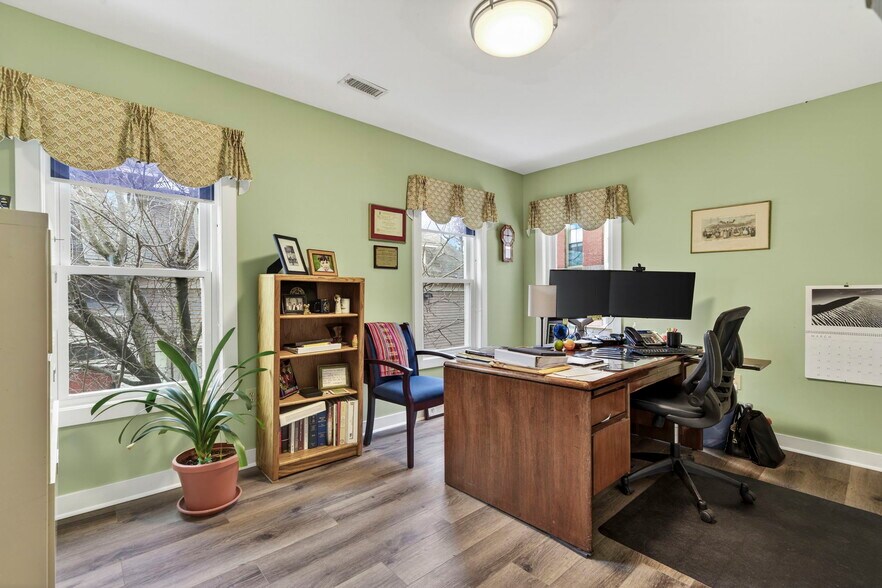 More Photos Of 35 E Pearl St, Nashua Office For Sale