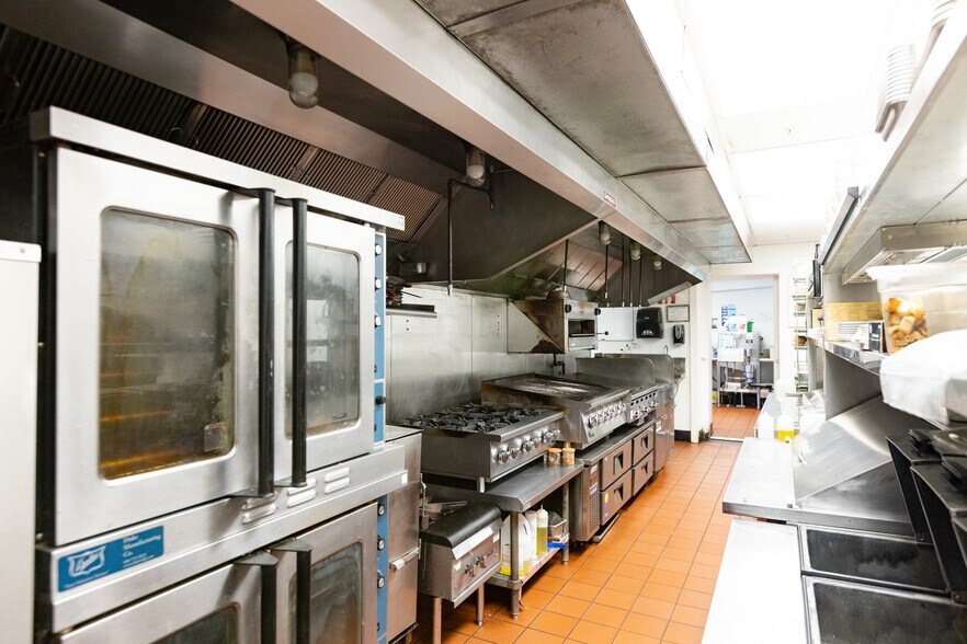 More Photos Of 311 Union St, The Dalles Restaurant For Sale