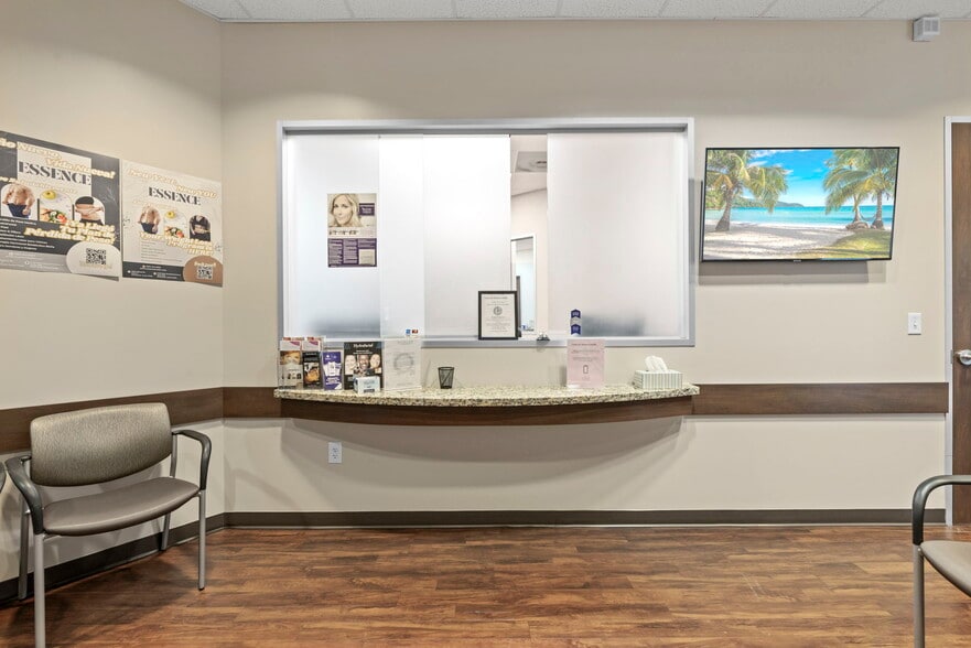 More Photos Of 7790 W Grand Pky, Richmond Medical For Lease