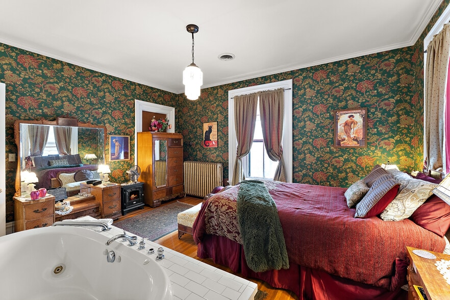 More Photos Of 1105 W 4th St, Red Wing Hospitality For Sale