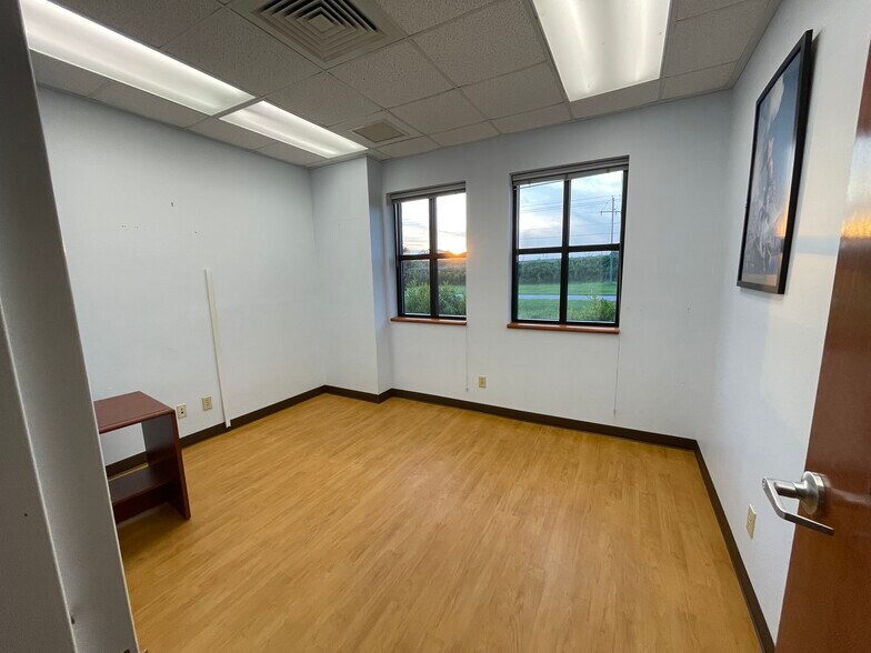 More Photos Of 1308 S 4th St, Hartsville Medical For Lease