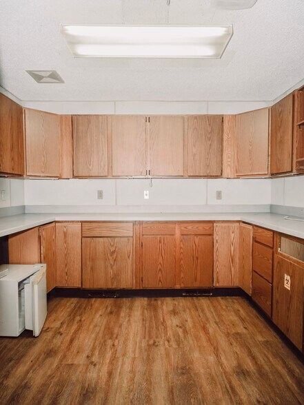 More Photos Of 603 N State St, Girard Medical For Sale