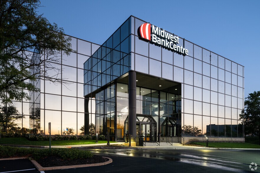 More Photos Of 500 Chesterfield Ctr, Chesterfield Office For Lease