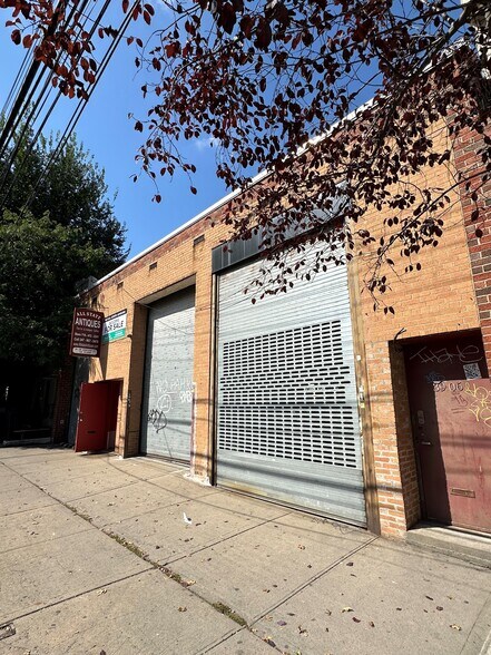 More Photos Of 3906 Crescent St, Long Island City Warehouse For Sale