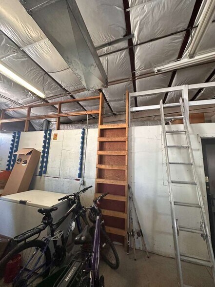 More Photos Of 415 Main St., Laurel Flex For Lease