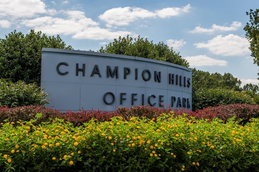 More Photos Of 3725 Champion Hills Dr, Memphis Office For Sale