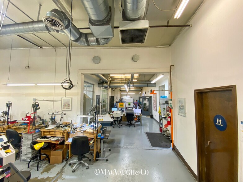 More Photos Of 904 S Alta Vista Ave, Monrovia Manufacturing For Lease