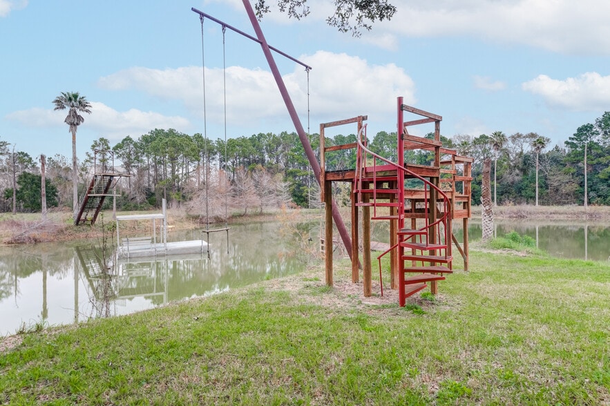 More Photos Of 850 County Road 149, Alvin Land For Sale