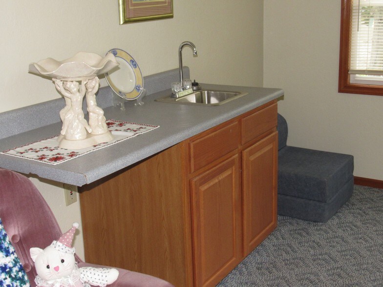 More Photos Of 4497 S US Highway 23, Greenbush Hotel For Sale