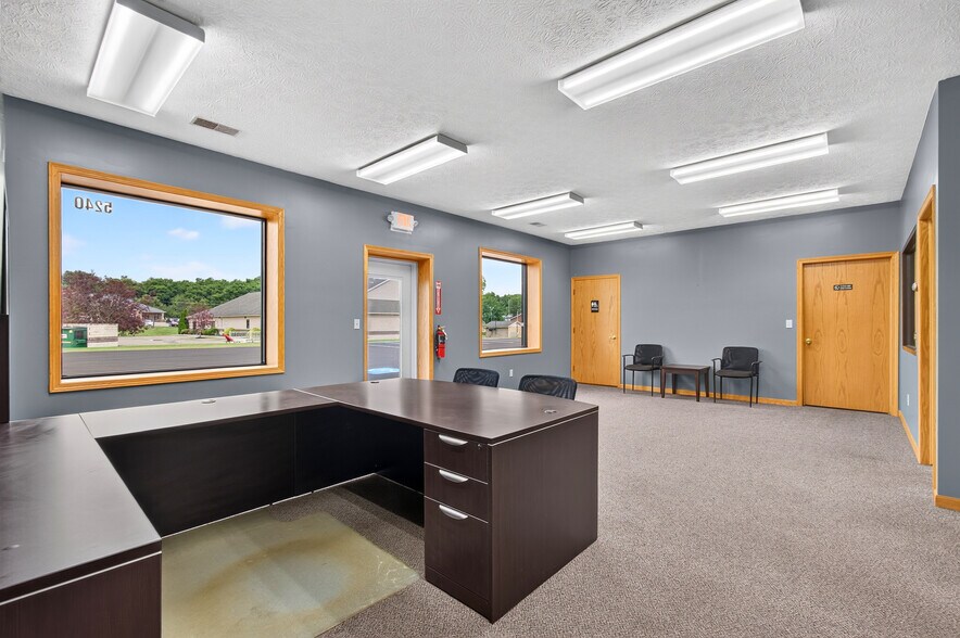 More Photos Of 5240 Cleveland Ave, Wooster Flex For Sale