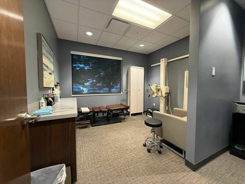 More Photos Of 3100 S National Ave, Springfield Office For Lease